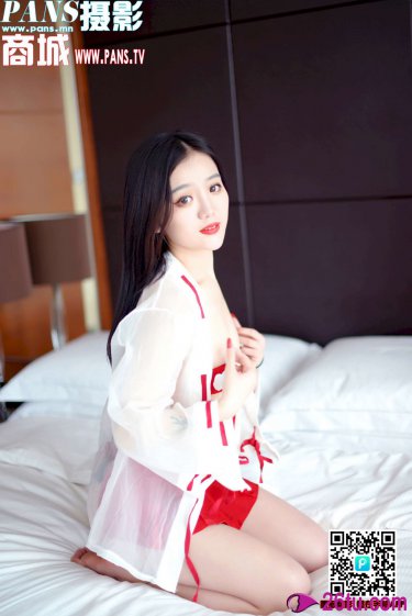 美女没有穿 任何衣服的图片